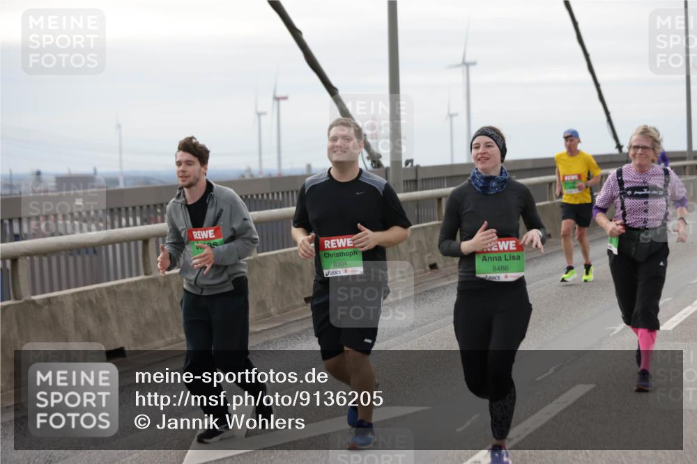 03.10.2025 - Köhlbrandbrückenlauf Jannik Wohlers http://msf.ph/oto/9136205 03.10.2025 16:06:56 Position 1 8304, 8486 meine-sportfotos.de