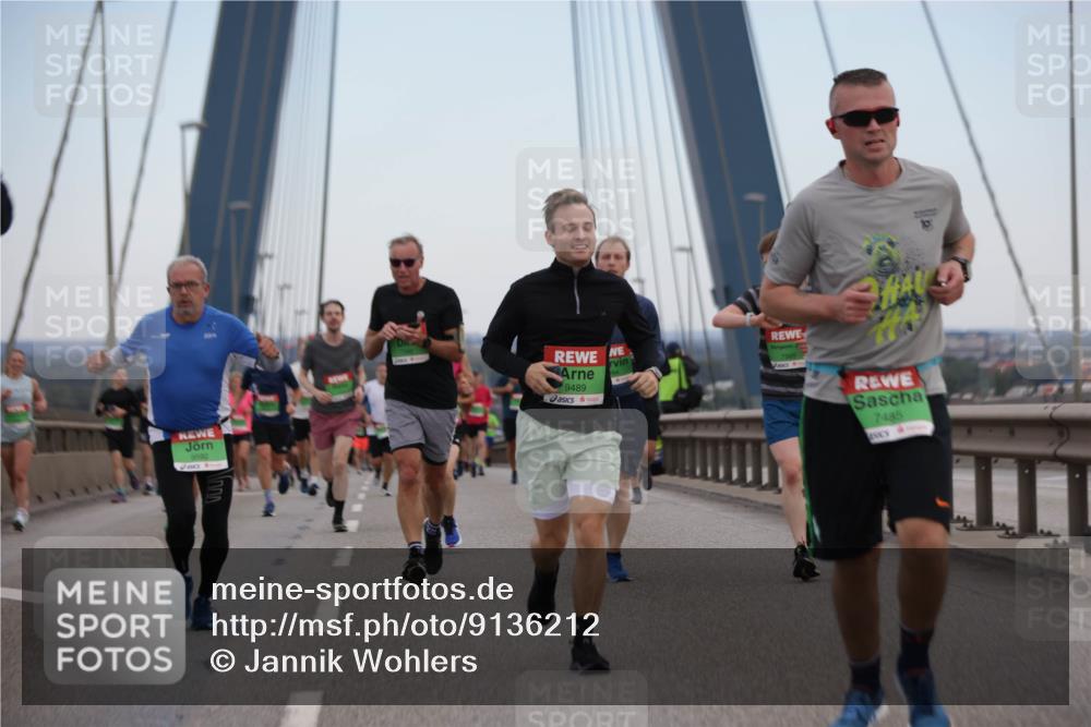03.10.2025 - Köhlbrandbrückenlauf Jannik Wohlers http://msf.ph/oto/9136212 03.10.2025 15:24:32 Position 1 9592, 9489, 7485 meine-sportfotos.de