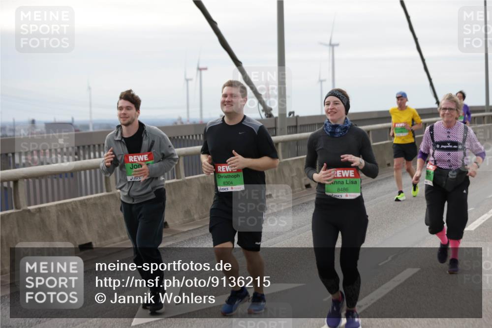 03.10.2025 - Köhlbrandbrückenlauf Jannik Wohlers http://msf.ph/oto/9136215 03.10.2025 16:06:56 Position 1 8304, 8486 meine-sportfotos.de
