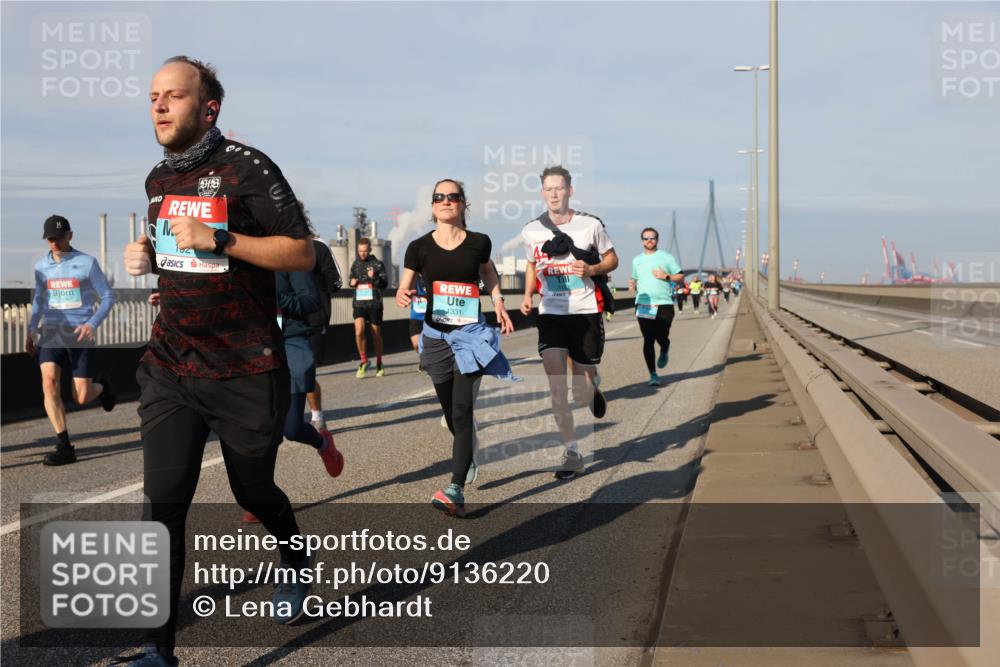 03.10.2025 - Köhlbrandbrückenlauf Lena Gebhardt http://msf.ph/oto/9136220 03.10.2025 09:54:07 Position 2 1521, 1331 meine-sportfotos.de
