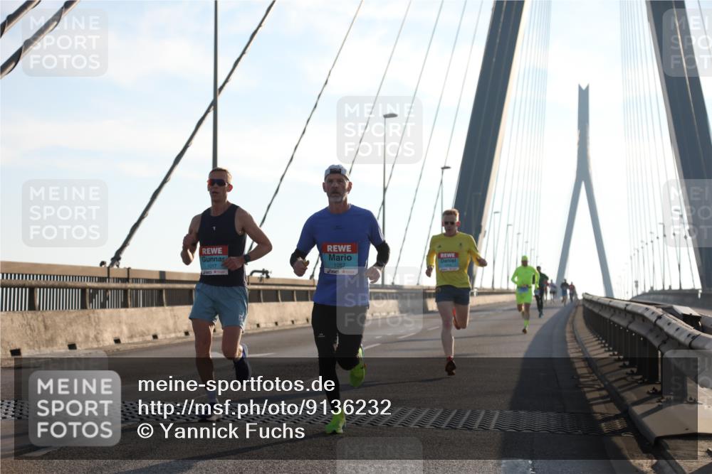 03.10.2025 - Köhlbrandbrückenlauf Yannick Fuchs http://msf.ph/oto/9136232 03.10.2025 08:20:03 Position 2 1017, 1057 meine-sportfotos.de