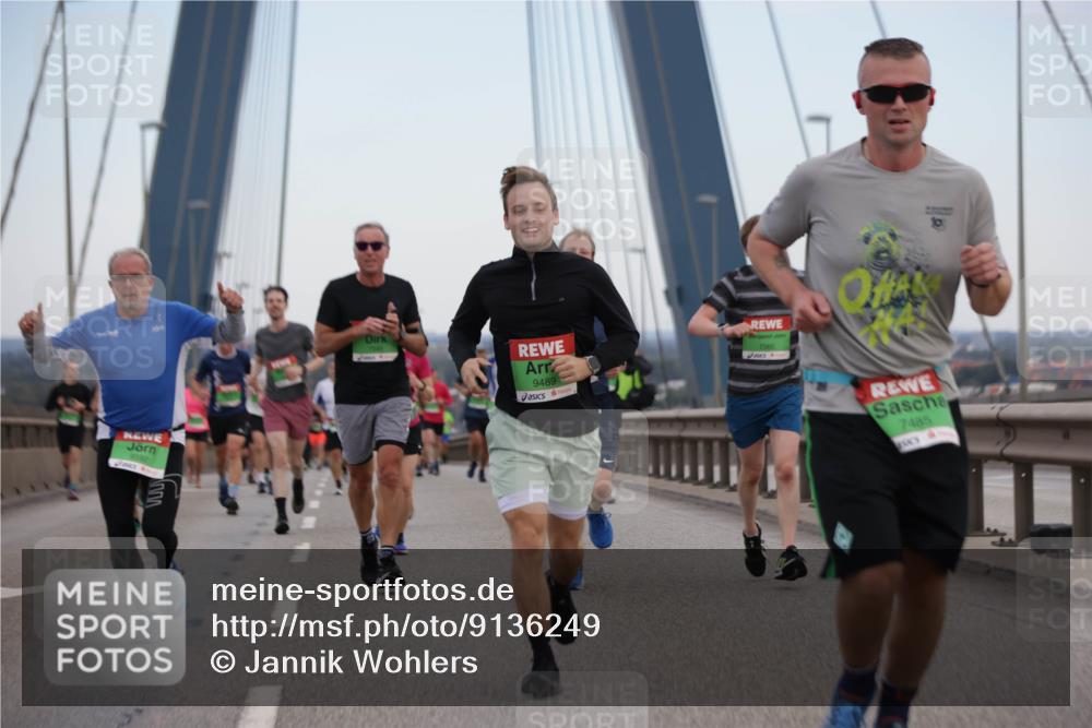 03.10.2025 - Köhlbrandbrückenlauf Jannik Wohlers http://msf.ph/oto/9136249 03.10.2025 15:24:33 Position 1 9489, 7560, 7485 meine-sportfotos.de