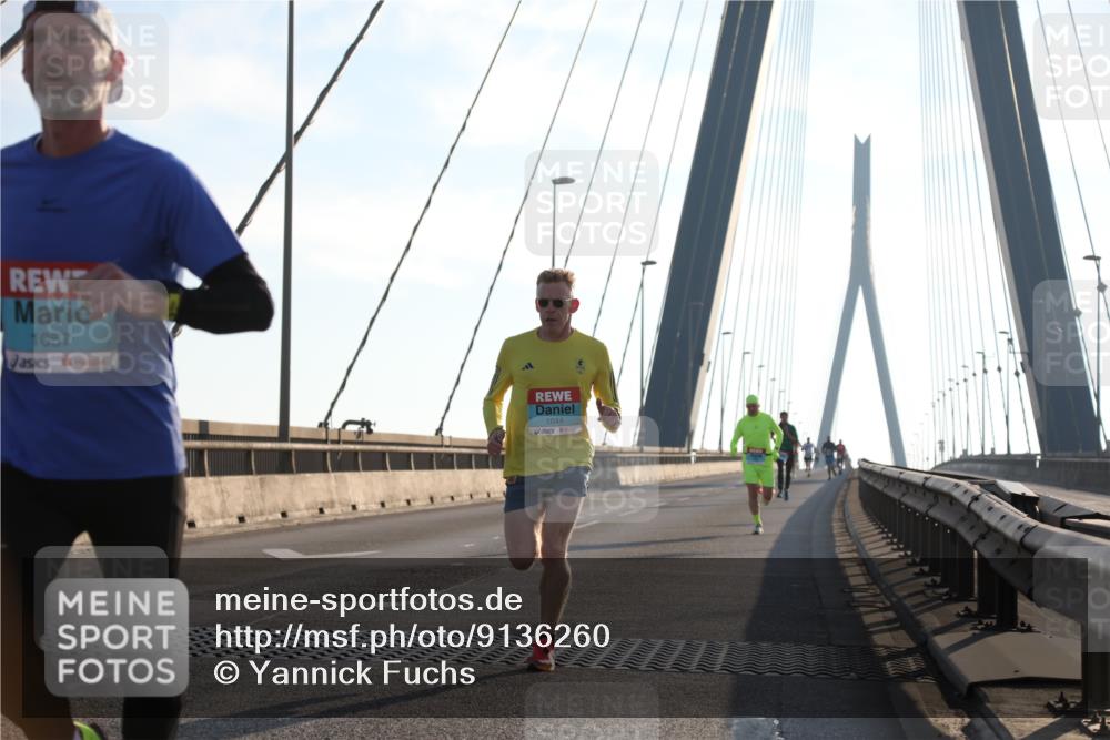 03.10.2025 - Köhlbrandbrückenlauf Yannick Fuchs http://msf.ph/oto/9136260 03.10.2025 08:20:04 Position 2 1057, 1044 meine-sportfotos.de