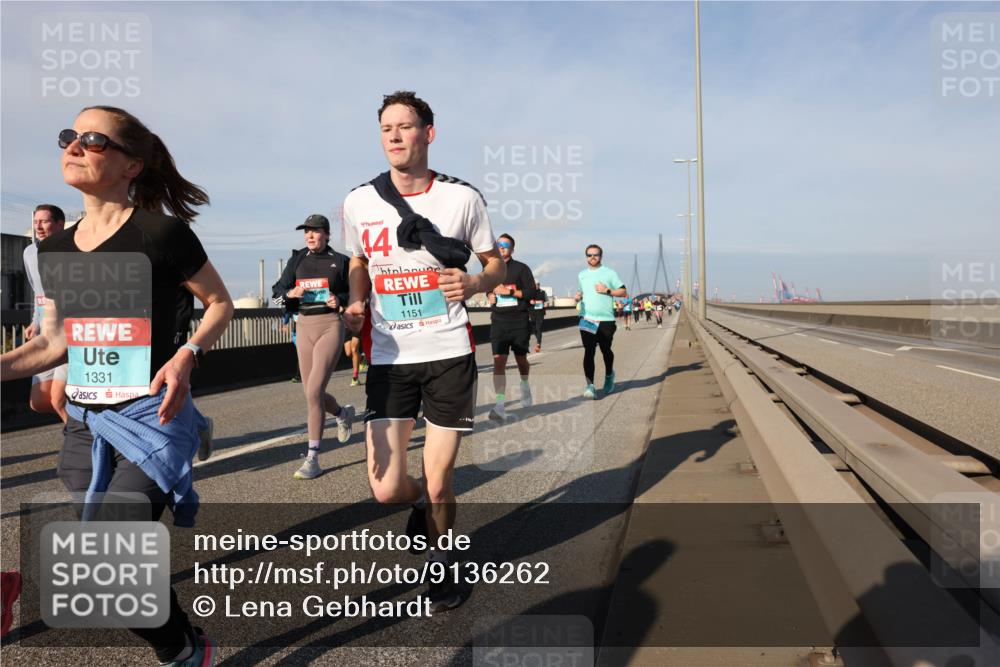 03.10.2025 - Köhlbrandbrückenlauf Lena Gebhardt http://msf.ph/oto/9136262 03.10.2025 09:54:08 Position 2 1331, 44, 1151 meine-sportfotos.de