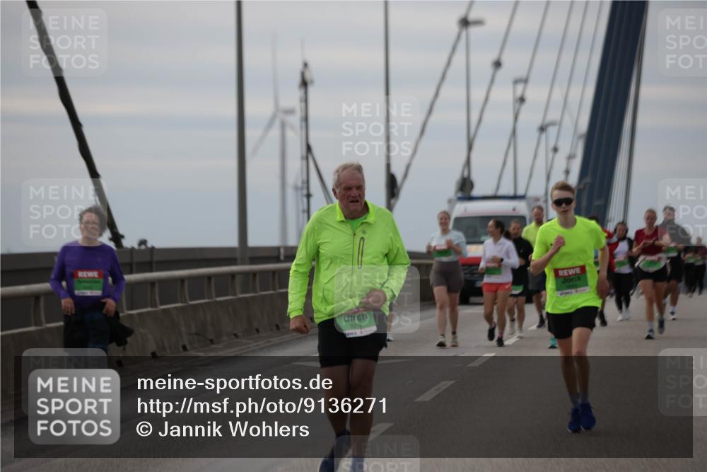 03.10.2025 - Köhlbrandbrückenlauf Jannik Wohlers http://msf.ph/oto/9136271 03.10.2025 16:06:58 Position 1 921 meine-sportfotos.de