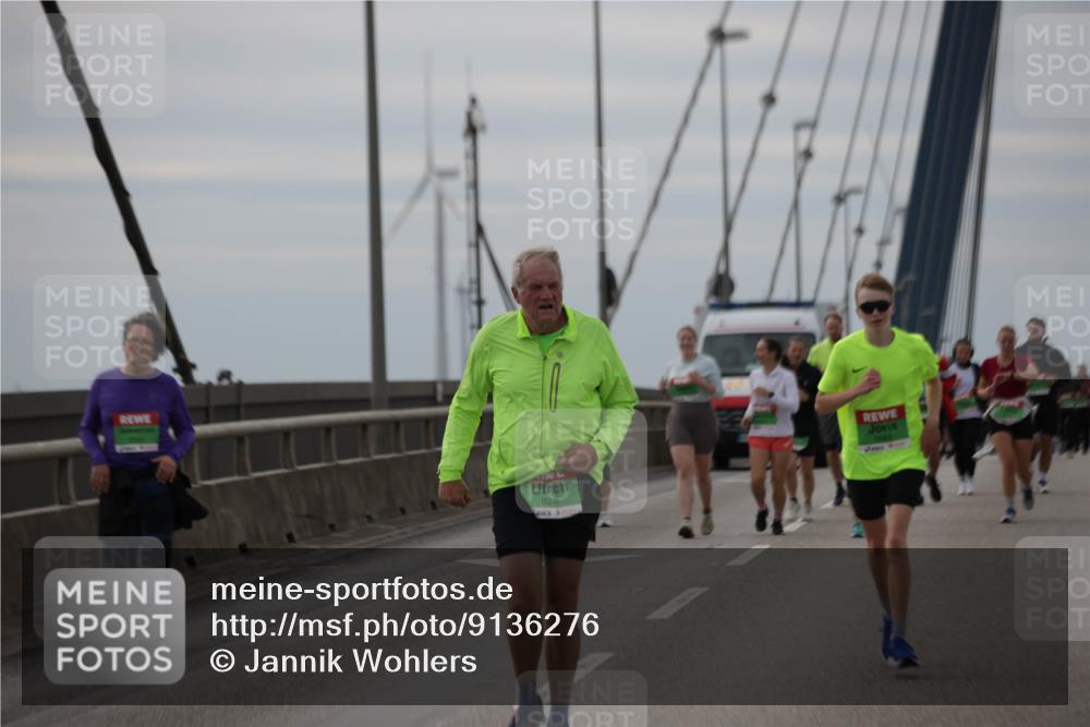 03.10.2025 - Köhlbrandbrückenlauf Jannik Wohlers http://msf.ph/oto/9136276 03.10.2025 16:06:58 Position 1 921 meine-sportfotos.de