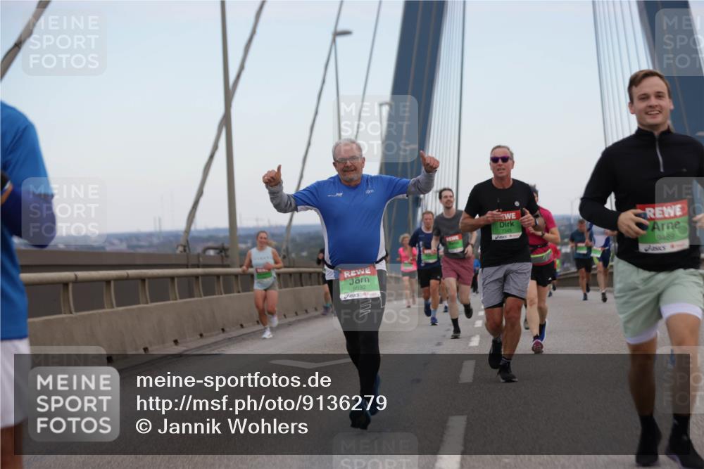 03.10.2025 - Köhlbrandbrückenlauf Jannik Wohlers http://msf.ph/oto/9136279 03.10.2025 15:24:34 Position 1 9592, 7345, 9489 meine-sportfotos.de