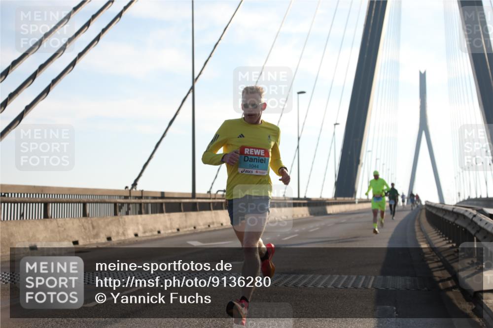 03.10.2025 - Köhlbrandbrückenlauf Yannick Fuchs http://msf.ph/oto/9136280 03.10.2025 08:20:05 Position 2 1044 meine-sportfotos.de