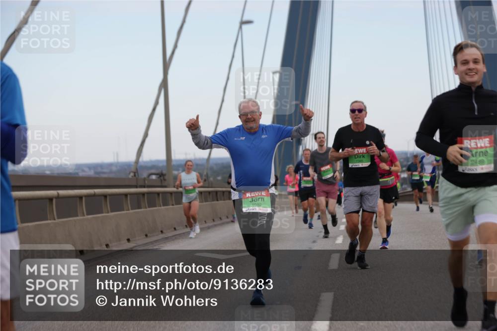 03.10.2025 - Köhlbrandbrückenlauf Jannik Wohlers http://msf.ph/oto/9136283 03.10.2025 15:24:34 Position 1 9592, 7345, 9489 meine-sportfotos.de