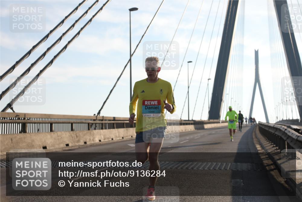03.10.2025 - Köhlbrandbrückenlauf Yannick Fuchs http://msf.ph/oto/9136284 03.10.2025 08:20:05 Position 2 1044 meine-sportfotos.de
