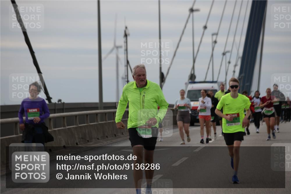 03.10.2025 - Köhlbrandbrückenlauf Jannik Wohlers http://msf.ph/oto/9136286 03.10.2025 16:06:58 Position 1 4202, 921 meine-sportfotos.de