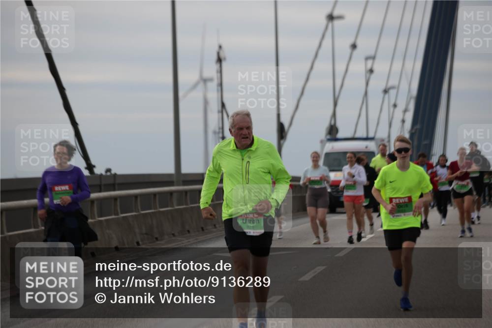 03.10.2025 - Köhlbrandbrückenlauf Jannik Wohlers http://msf.ph/oto/9136289 03.10.2025 16:06:58 Position 1 2304, 921 meine-sportfotos.de