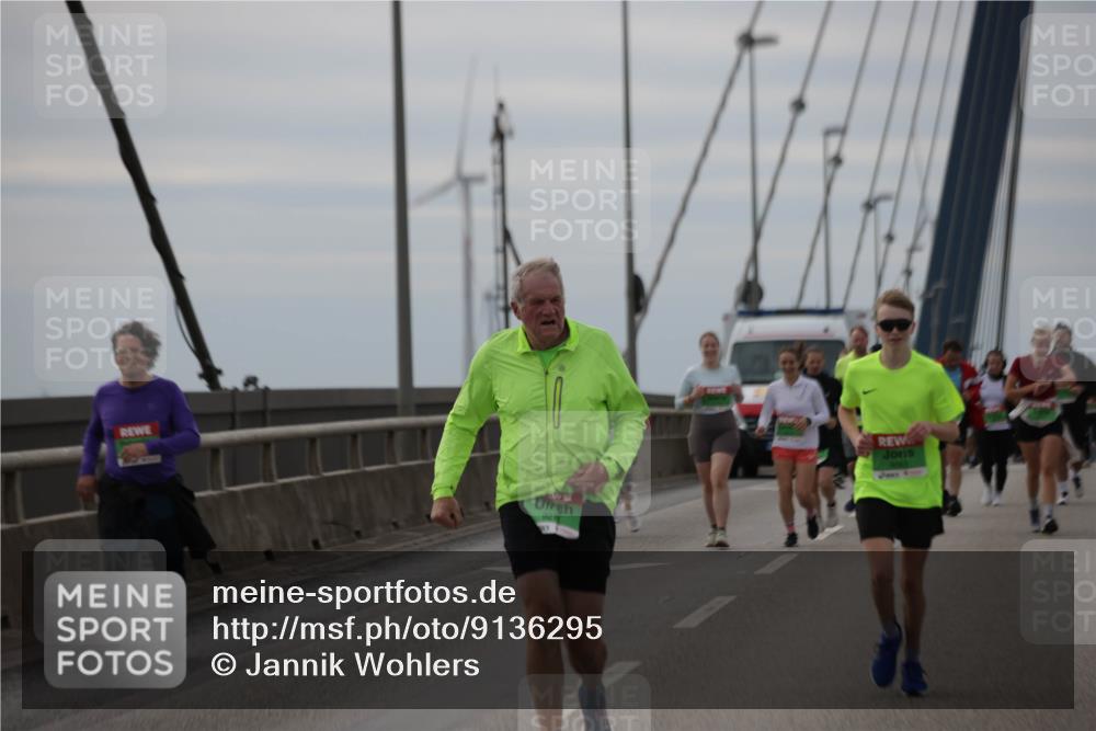 03.10.2025 - Köhlbrandbrückenlauf Jannik Wohlers http://msf.ph/oto/9136295 03.10.2025 16:06:58 Position 1 921 meine-sportfotos.de
