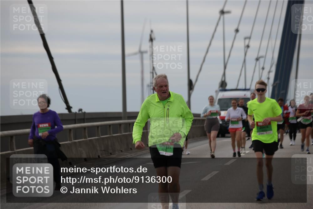 03.10.2025 - Köhlbrandbrückenlauf Jannik Wohlers http://msf.ph/oto/9136300 03.10.2025 16:06:58 Position 1 49, 921 meine-sportfotos.de