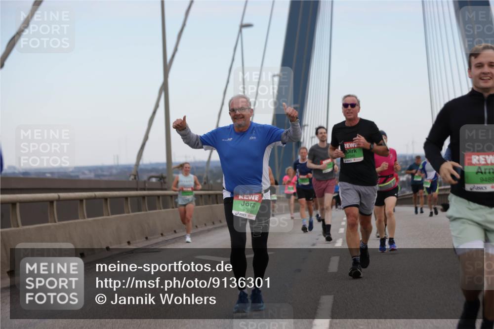 03.10.2025 - Köhlbrandbrückenlauf Jannik Wohlers http://msf.ph/oto/9136301 03.10.2025 15:24:34 Position 1 9592, 7345, 9489 meine-sportfotos.de