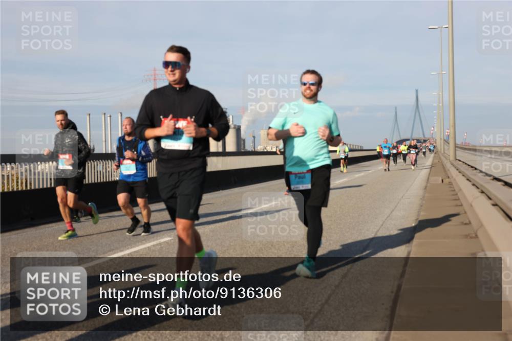 03.10.2025 - Köhlbrandbrückenlauf Lena Gebhardt http://msf.ph/oto/9136306 03.10.2025 09:54:09 Position 2  meine-sportfotos.de