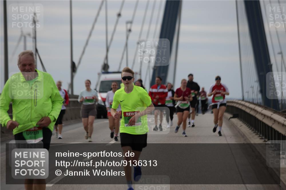 03.10.2025 - Köhlbrandbrückenlauf Jannik Wohlers http://msf.ph/oto/9136313 03.10.2025 16:06:59 Position 1 9212 meine-sportfotos.de