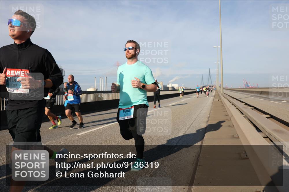03.10.2025 - Köhlbrandbrückenlauf Lena Gebhardt http://msf.ph/oto/9136319 03.10.2025 09:54:10 Position 2 1621, 2077 meine-sportfotos.de