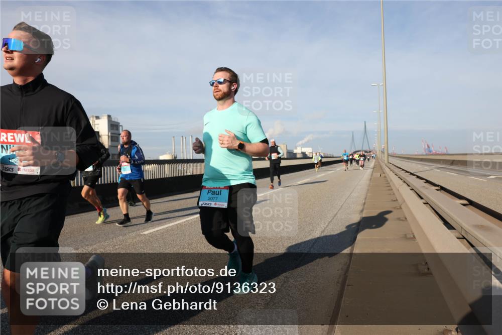 03.10.2025 - Köhlbrandbrückenlauf Lena Gebhardt http://msf.ph/oto/9136323 03.10.2025 09:54:10 Position 2 162, 2077 meine-sportfotos.de