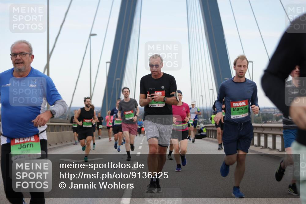 03.10.2025 - Köhlbrandbrückenlauf Jannik Wohlers http://msf.ph/oto/9136325 03.10.2025 15:24:35 Position 1 9592, 7345, 7494 meine-sportfotos.de