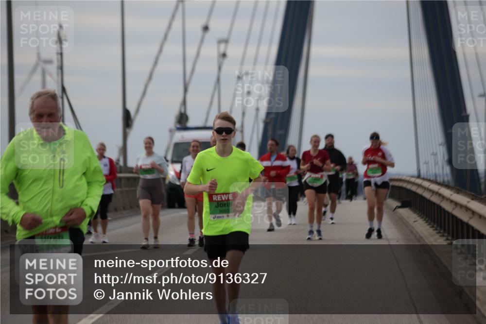 03.10.2025 - Köhlbrandbrückenlauf Jannik Wohlers http://msf.ph/oto/9136327 03.10.2025 16:06:59 Position 1 9083 meine-sportfotos.de