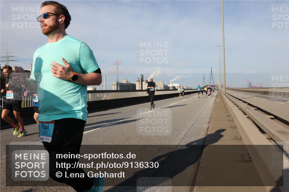 03.10.2025 - Köhlbrandbrückenlauf Lena Gebhardt http://msf.ph/oto/9136330 03.10.2025 09:54:10 Position 2 2077 meine-sportfotos.de