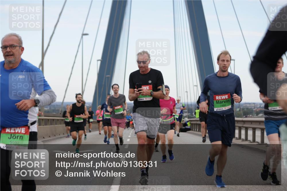 03.10.2025 - Köhlbrandbrückenlauf Jannik Wohlers http://msf.ph/oto/9136331 03.10.2025 15:24:35 Position 1 9592, 7345, 7494, 756 meine-sportfotos.de