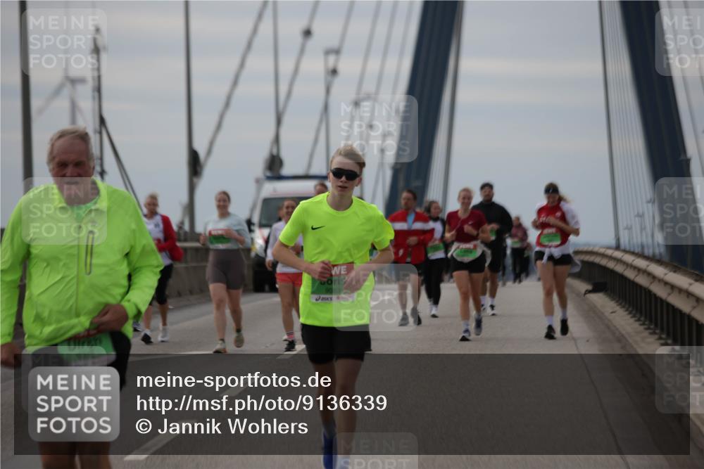 03.10.2025 - Köhlbrandbrückenlauf Jannik Wohlers http://msf.ph/oto/9136339 03.10.2025 16:07:00 Position 1 9218, 9083 meine-sportfotos.de