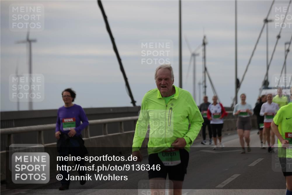 03.10.2025 - Köhlbrandbrückenlauf Jannik Wohlers http://msf.ph/oto/9136346 03.10.2025 16:07:00 Position 1 921 meine-sportfotos.de