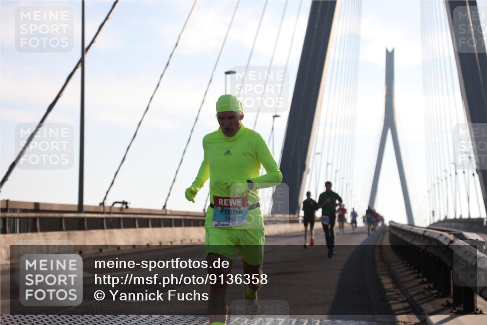 03.10.2025 - Köhlbrandbrückenlauf Yannick Fuchs http://msf.ph/oto/9136358 03.10.2025 08:20:08 Position 2 3460 meine-sportfotos.de