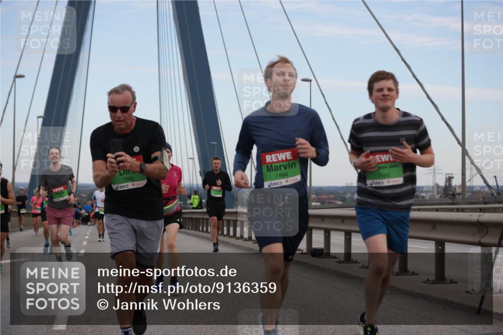 03.10.2025 - Köhlbrandbrückenlauf Jannik Wohlers http://msf.ph/oto/9136359 03.10.2025 15:24:36 Position 1 7345, 7494, 7560 meine-sportfotos.de