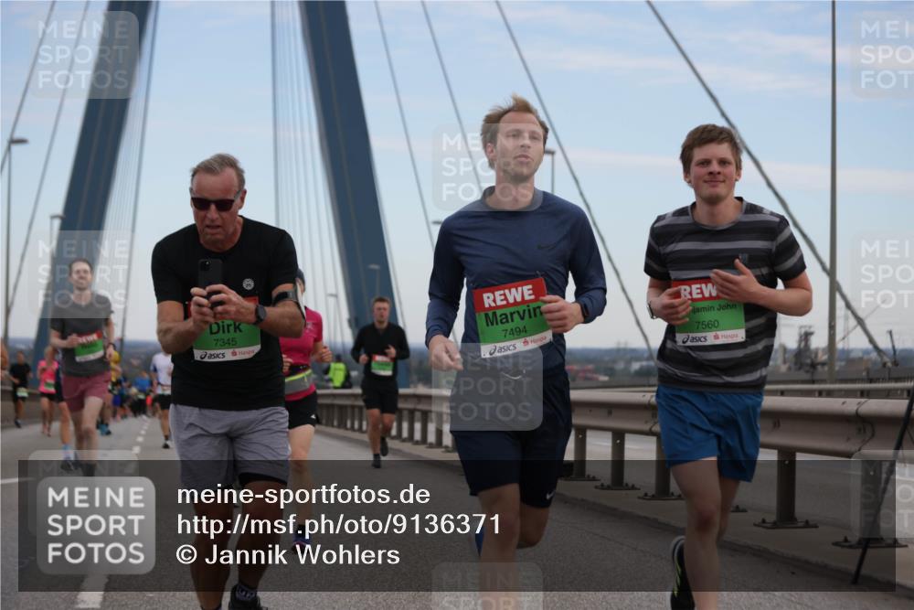 03.10.2025 - Köhlbrandbrückenlauf Jannik Wohlers http://msf.ph/oto/9136371 03.10.2025 15:24:36 Position 1 7345, 7494, 7560 meine-sportfotos.de