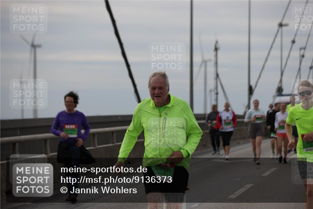 03.10.2025 - Köhlbrandbrückenlauf Jannik Wohlers http://msf.ph/oto/9136373 03.10.2025 16:07:01 Position 1 9211 meine-sportfotos.de