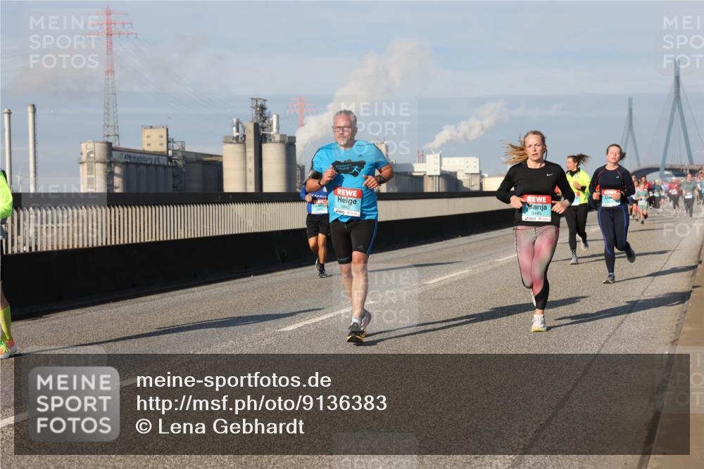 03.10.2025 - Köhlbrandbrückenlauf Lena Gebhardt http://msf.ph/oto/9136383 03.10.2025 09:54:17 Position 2 1642, 3445 meine-sportfotos.de