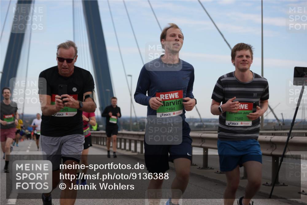 03.10.2025 - Köhlbrandbrückenlauf Jannik Wohlers http://msf.ph/oto/9136388 03.10.2025 15:24:36 Position 1 345, 7494, 7560 meine-sportfotos.de