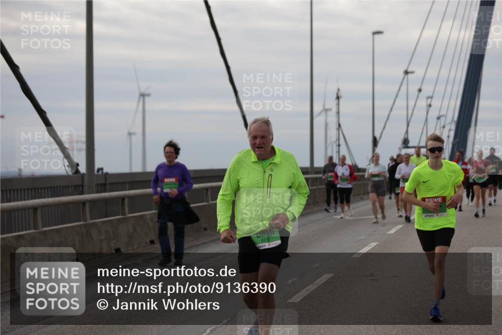 03.10.2025 - Köhlbrandbrückenlauf Jannik Wohlers http://msf.ph/oto/9136390 03.10.2025 16:07:01 Position 1 9212 meine-sportfotos.de