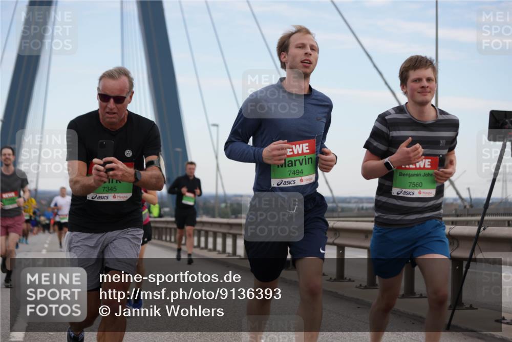 03.10.2025 - Köhlbrandbrückenlauf Jannik Wohlers http://msf.ph/oto/9136393 03.10.2025 15:24:36 Position 1 7345, 0, 7494, 7560 meine-sportfotos.de