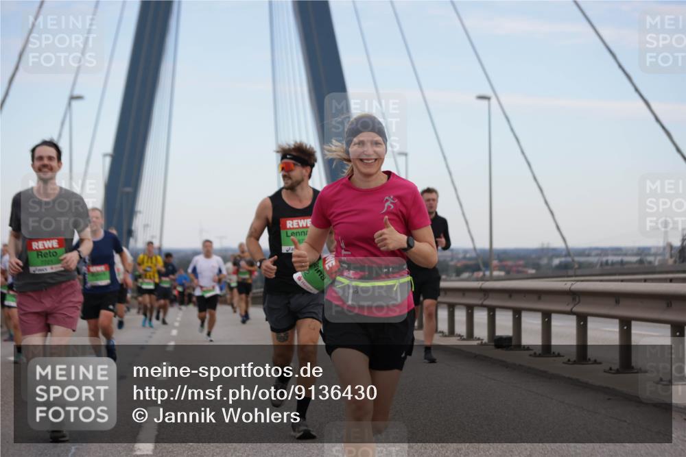 03.10.2025 - Köhlbrandbrückenlauf Jannik Wohlers http://msf.ph/oto/9136430 03.10.2025 15:24:38 Position 1 87 meine-sportfotos.de