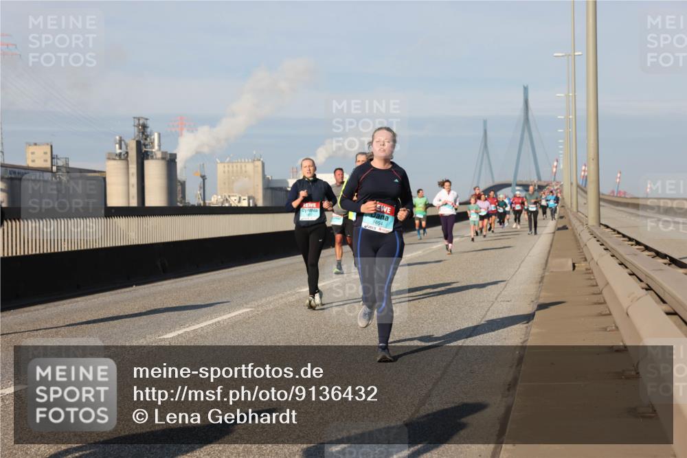 03.10.2025 - Köhlbrandbrückenlauf Lena Gebhardt http://msf.ph/oto/9136432 03.10.2025 09:54:19 Position 2 4, 1654 meine-sportfotos.de