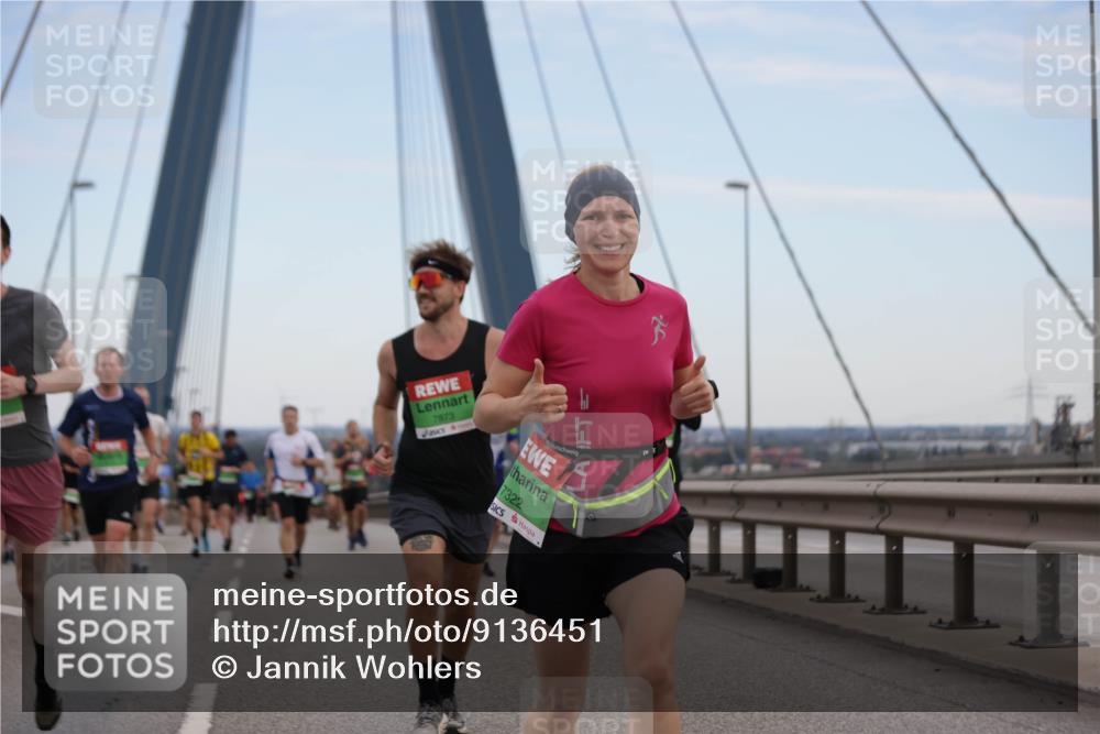 03.10.2025 - Köhlbrandbrückenlauf Jannik Wohlers http://msf.ph/oto/9136451 03.10.2025 15:24:38 Position 1 7873, 7322, 0 meine-sportfotos.de