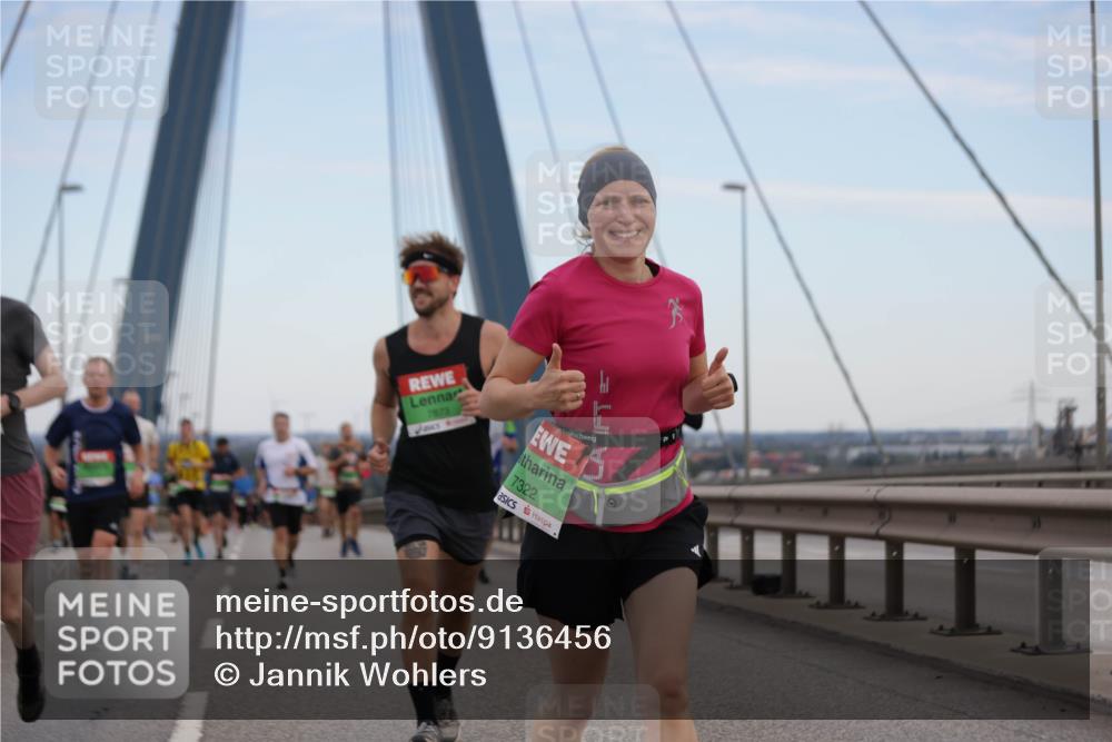 03.10.2025 - Köhlbrandbrückenlauf Jannik Wohlers http://msf.ph/oto/9136456 03.10.2025 15:24:38 Position 1 7873, 7322 meine-sportfotos.de