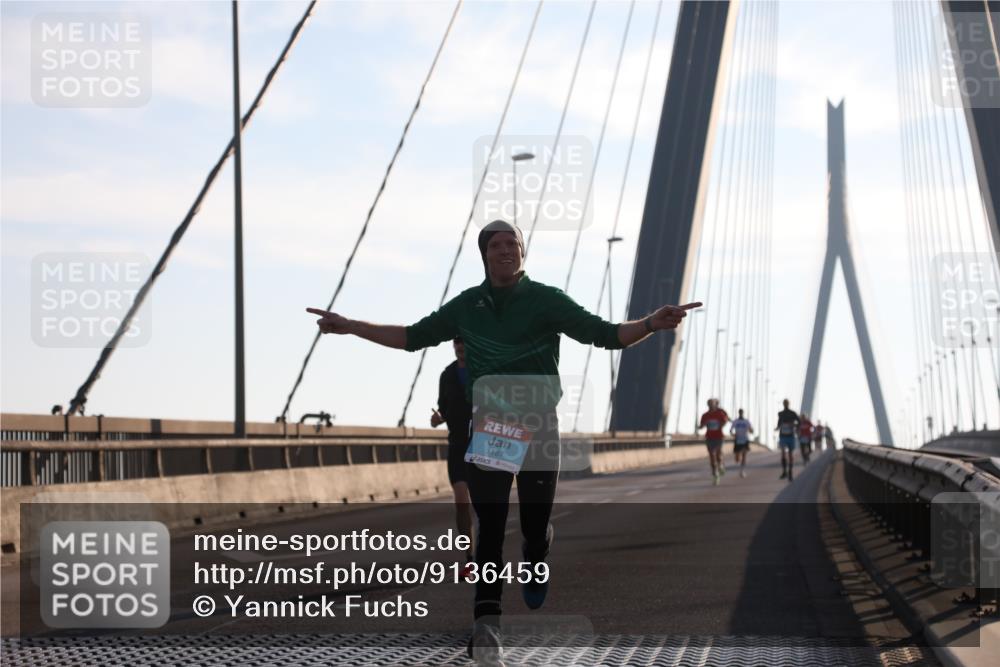 03.10.2025 - Köhlbrandbrückenlauf Yannick Fuchs http://msf.ph/oto/9136459 03.10.2025 08:20:12 Position 2 1187 meine-sportfotos.de
