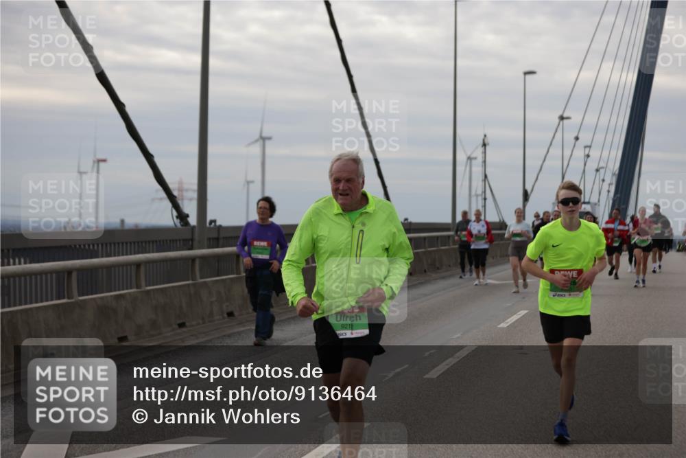 03.10.2025 - Köhlbrandbrückenlauf Jannik Wohlers http://msf.ph/oto/9136464 03.10.2025 16:07:02 Position 1 9212 meine-sportfotos.de