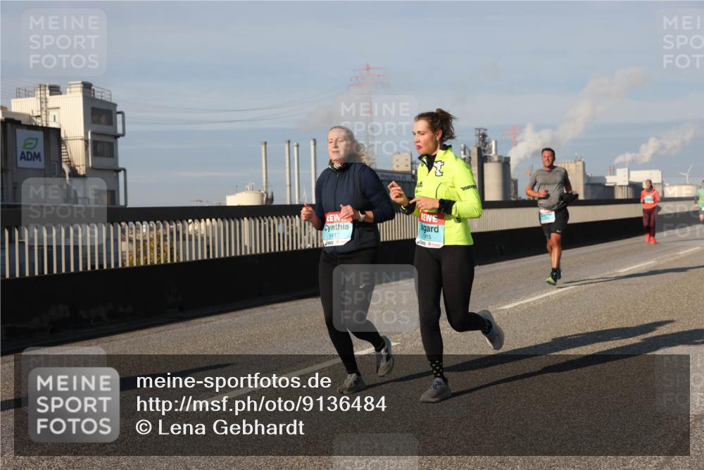 03.10.2025 - Köhlbrandbrückenlauf Lena Gebhardt http://msf.ph/oto/9136484 03.10.2025 09:54:22 Position 2 1417, 1915 meine-sportfotos.de