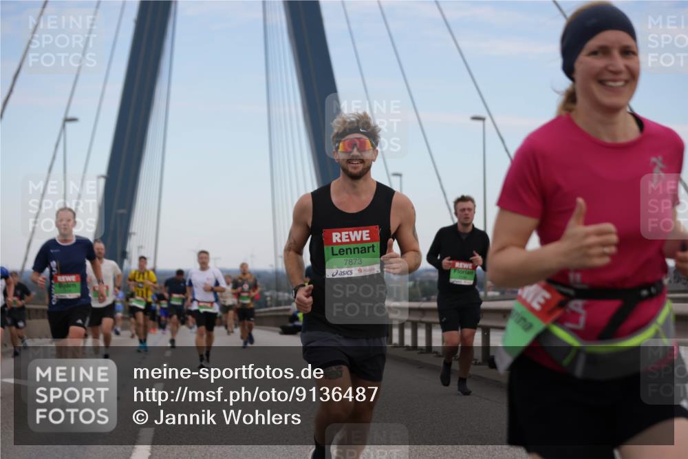 03.10.2025 - Köhlbrandbrückenlauf Jannik Wohlers http://msf.ph/oto/9136487 03.10.2025 15:24:39 Position 1 7873 meine-sportfotos.de