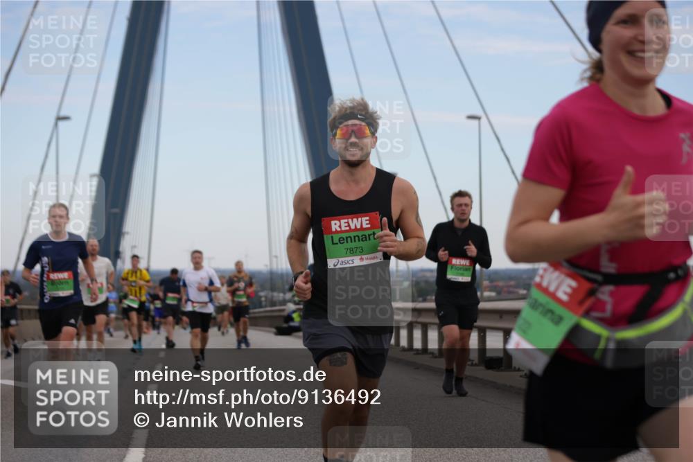 03.10.2025 - Köhlbrandbrückenlauf Jannik Wohlers http://msf.ph/oto/9136492 03.10.2025 15:24:39 Position 1 7873 meine-sportfotos.de