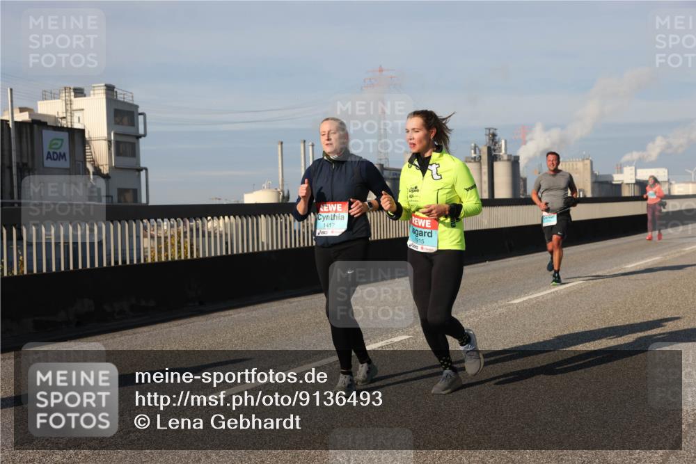 03.10.2025 - Köhlbrandbrückenlauf Lena Gebhardt http://msf.ph/oto/9136493 03.10.2025 09:54:22 Position 2 1417, 1915 meine-sportfotos.de