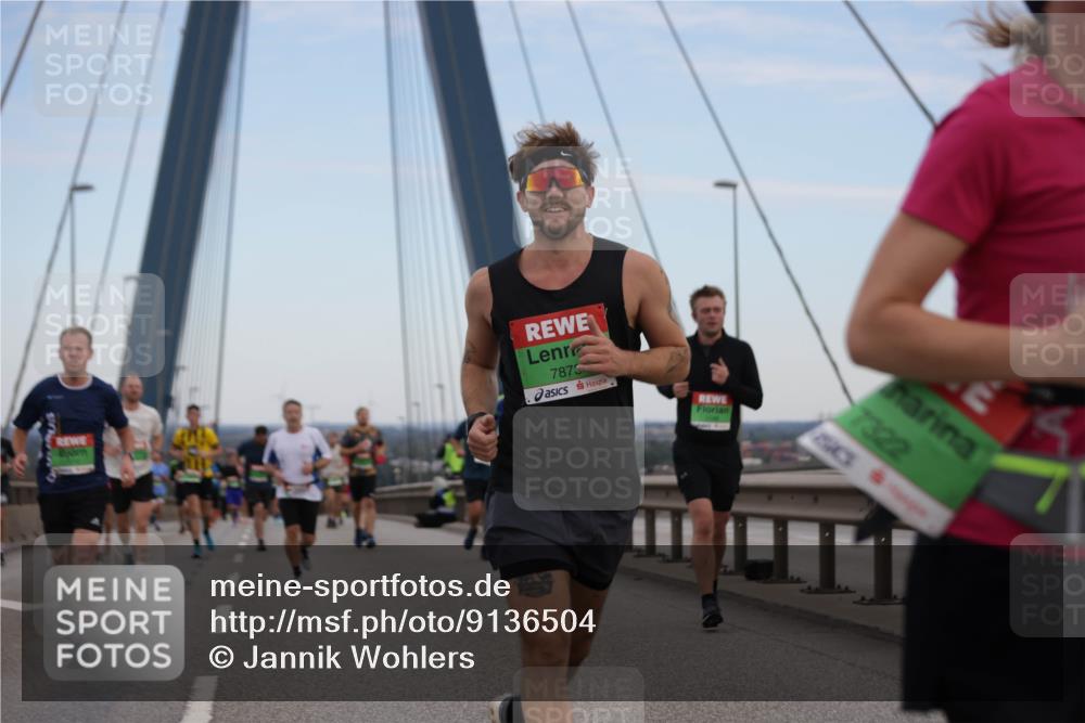 03.10.2025 - Köhlbrandbrückenlauf Jannik Wohlers http://msf.ph/oto/9136504 03.10.2025 15:24:39 Position 1 7873, 7322 meine-sportfotos.de