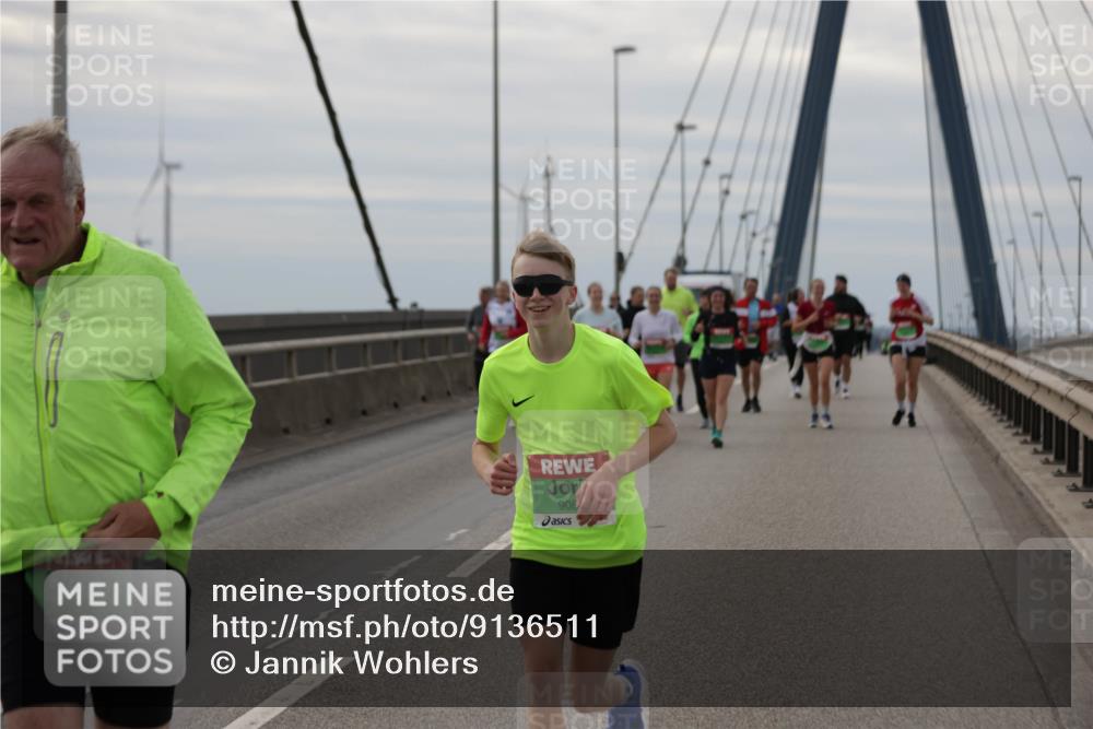 03.10.2025 - Köhlbrandbrückenlauf Jannik Wohlers http://msf.ph/oto/9136511 03.10.2025 16:07:03 Position 1 9212, 908 meine-sportfotos.de