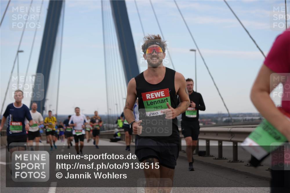 03.10.2025 - Köhlbrandbrückenlauf Jannik Wohlers http://msf.ph/oto/9136515 03.10.2025 15:24:39 Position 1 7873 meine-sportfotos.de